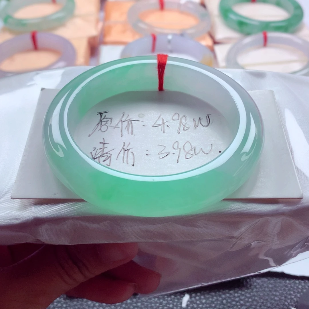 翡翠未镶嵌手镯55.4冰润起胶白底青完美巨漏价A