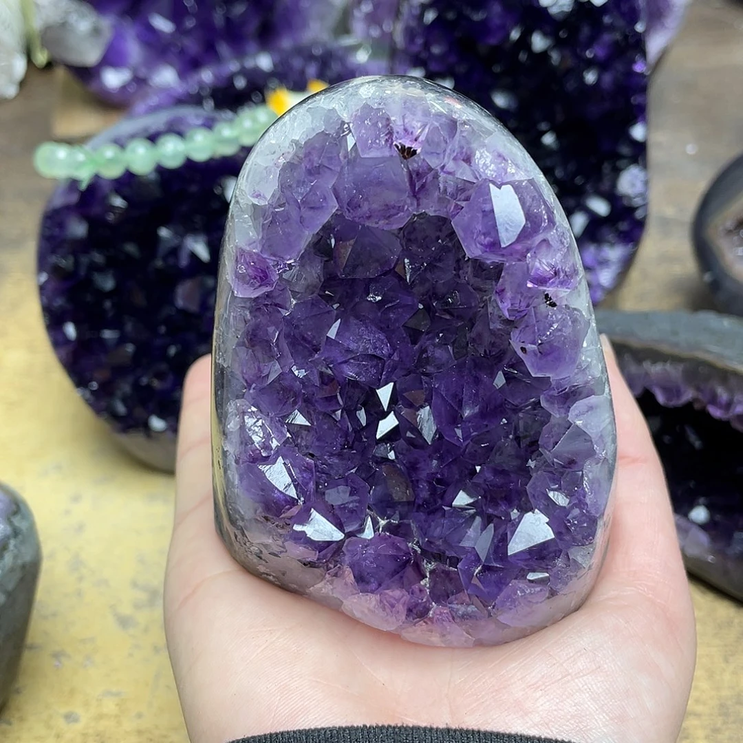 紫晶未镶嵌大型摆件（非配饰）