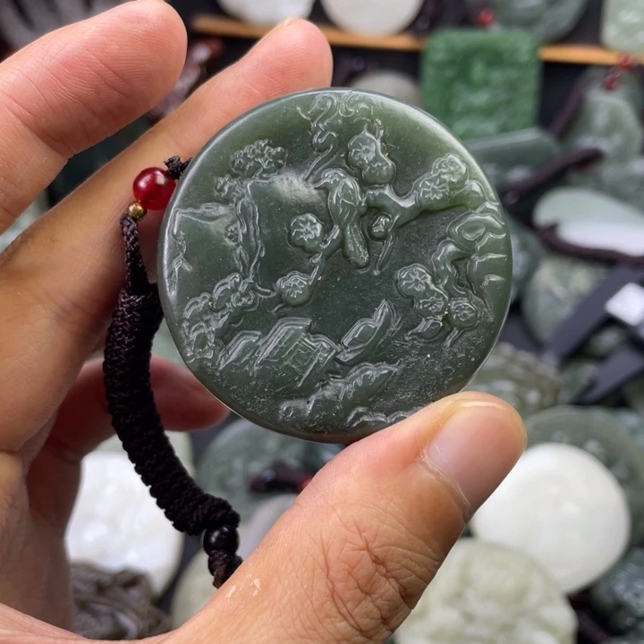 和田玉未镶嵌颈饰