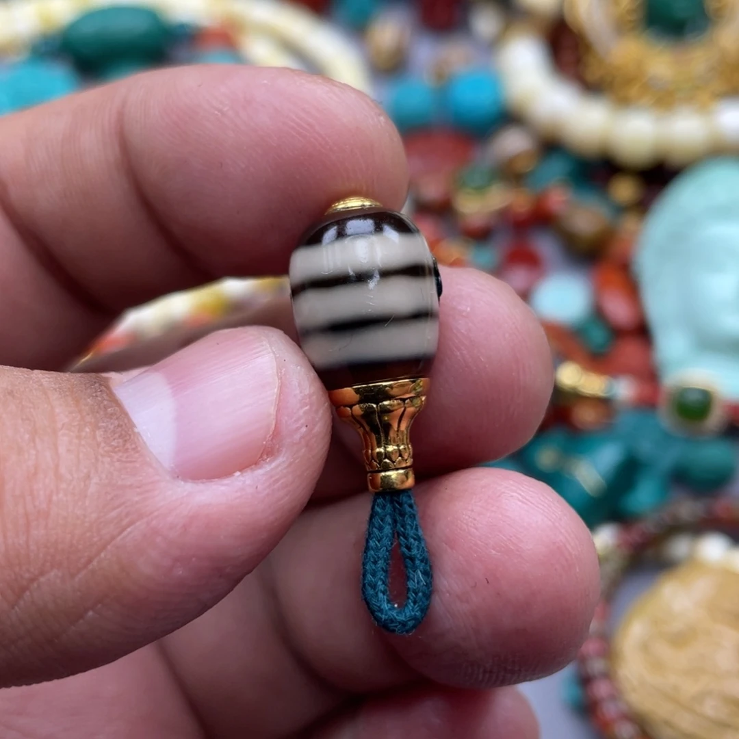 玛瑙/玉髓珠宝奇石18K金镶嵌