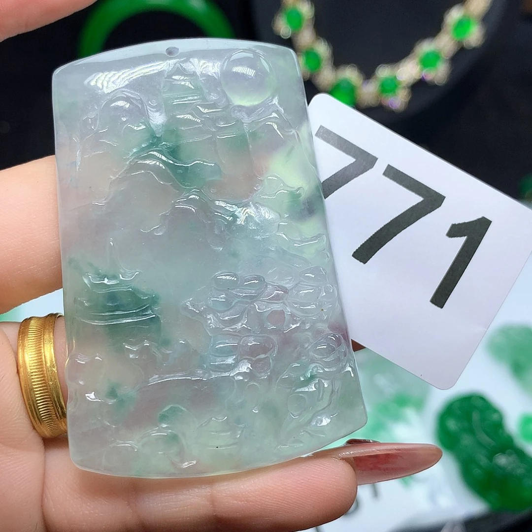 翡翠吊坠(赠链)未镶嵌