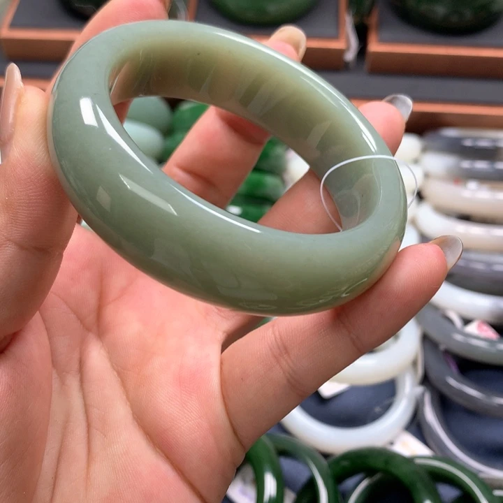 【闪购商品】未镶嵌手镯和田玉