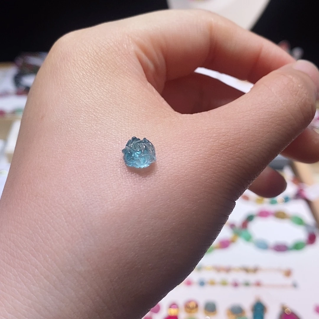 碧玺裸石未镶嵌碧玺多****?