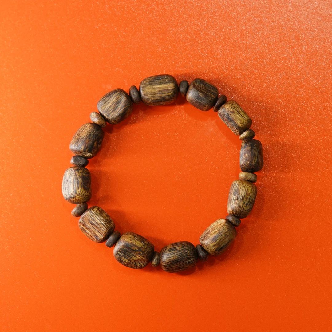 沉香【展会】绿奇楠沉香手串随型素单圈