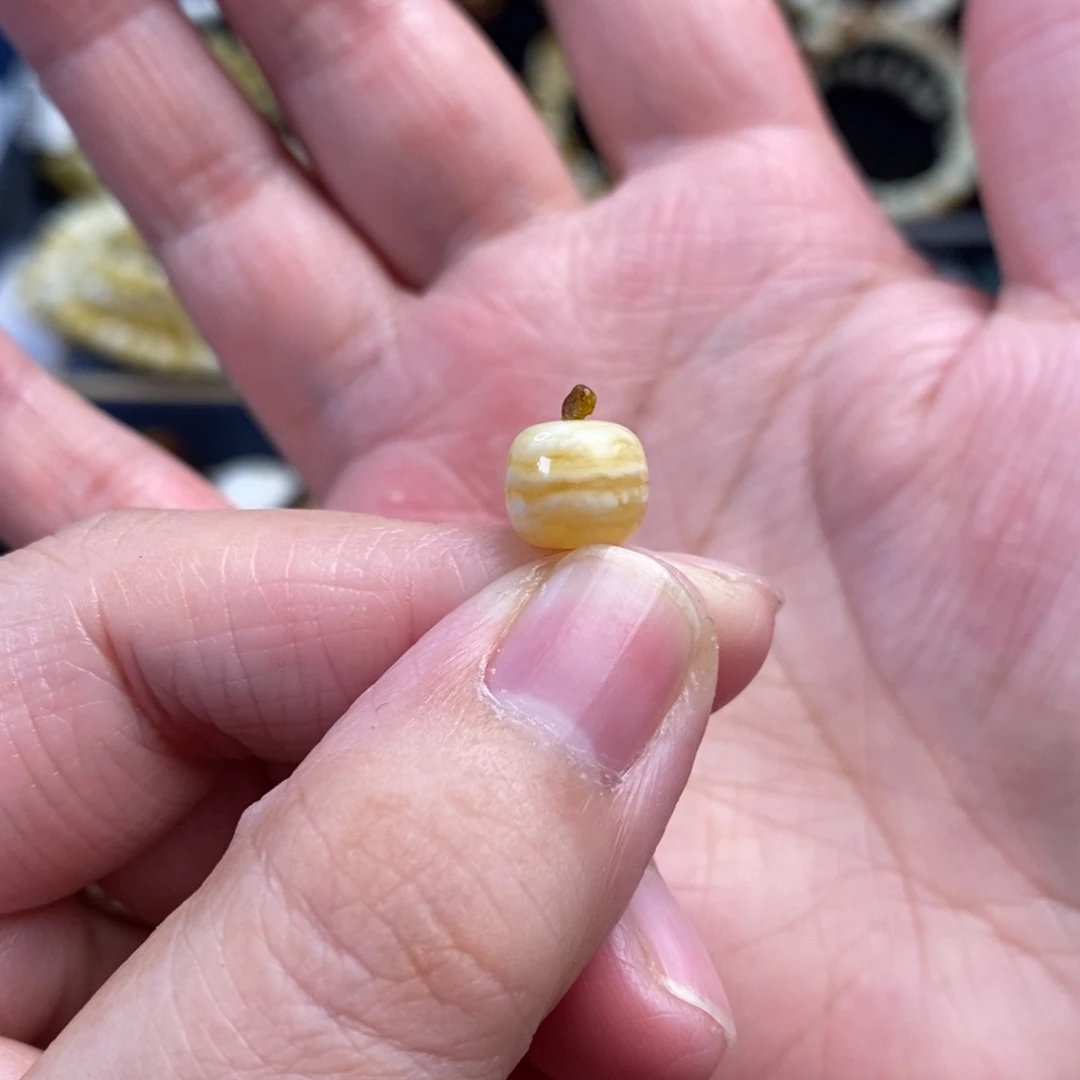 蜜蜡未镶嵌裸石虎皮千层雪老型单珠8.8