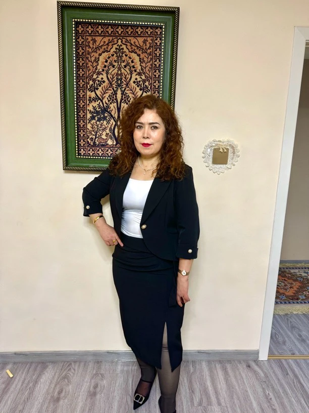 时尚大码女装黑色气质