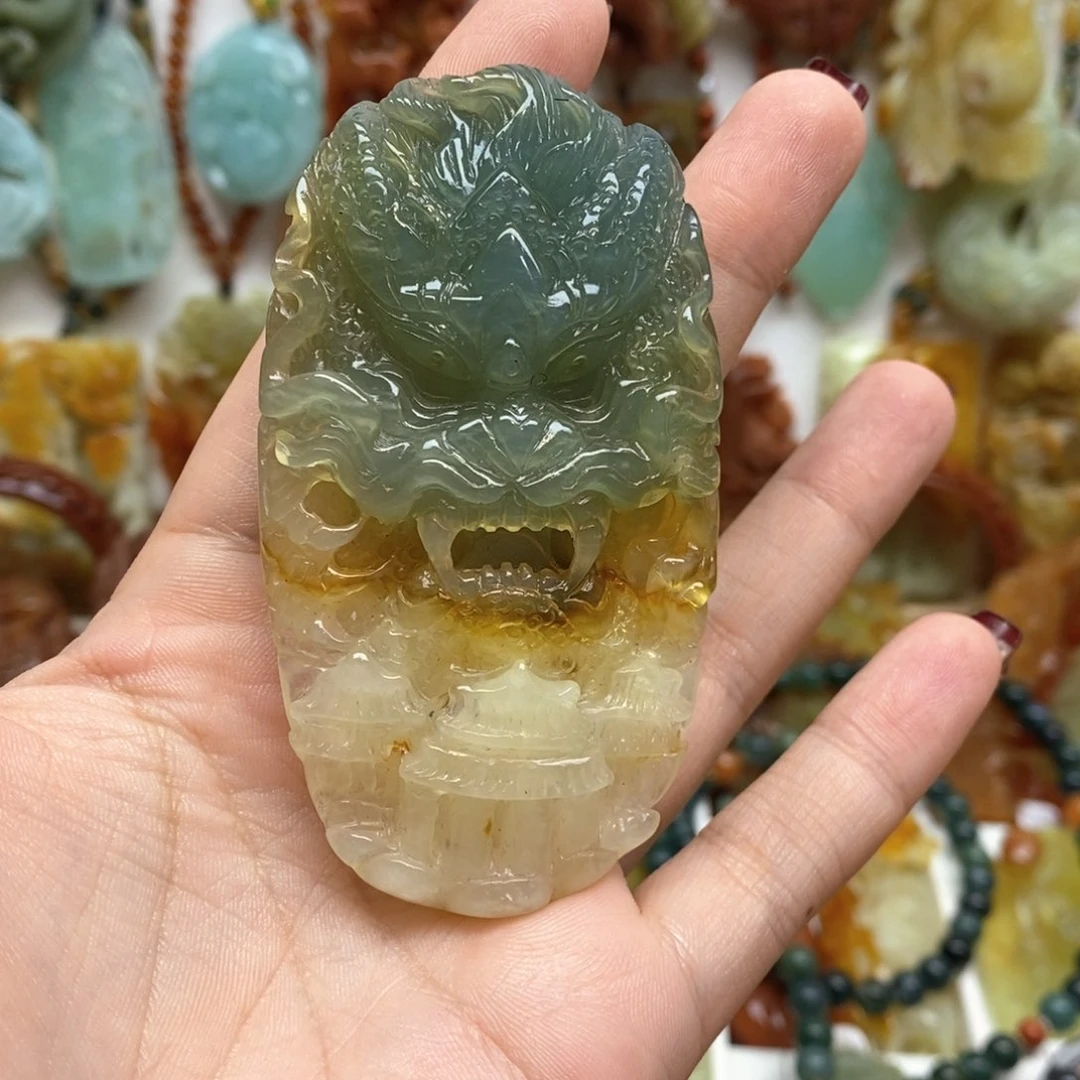 蛇纹石玉颈饰未镶嵌好****?