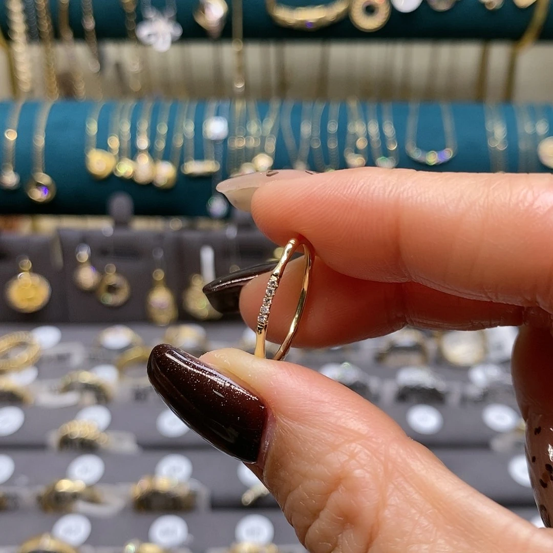 钻石戒指18K金镶嵌天然钻石