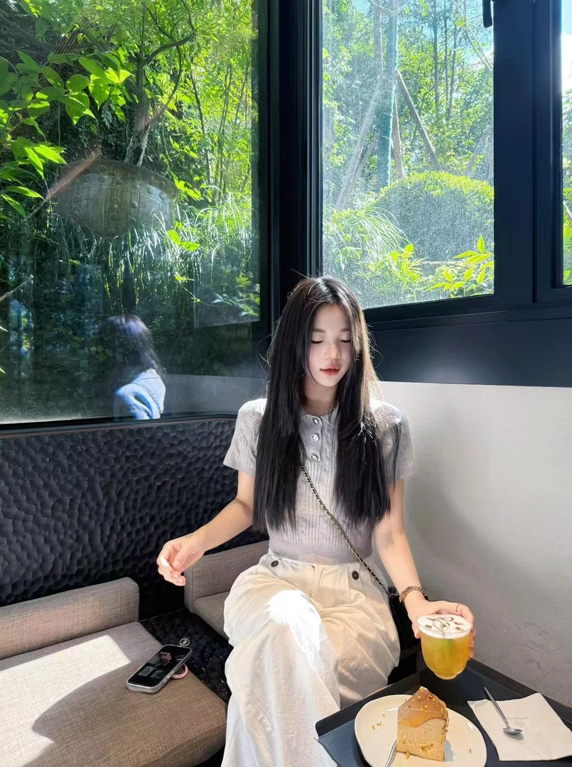 2025春夏新款韩系刺绣灰色polo领短袖t恤高腰白色阔腿裤两件套