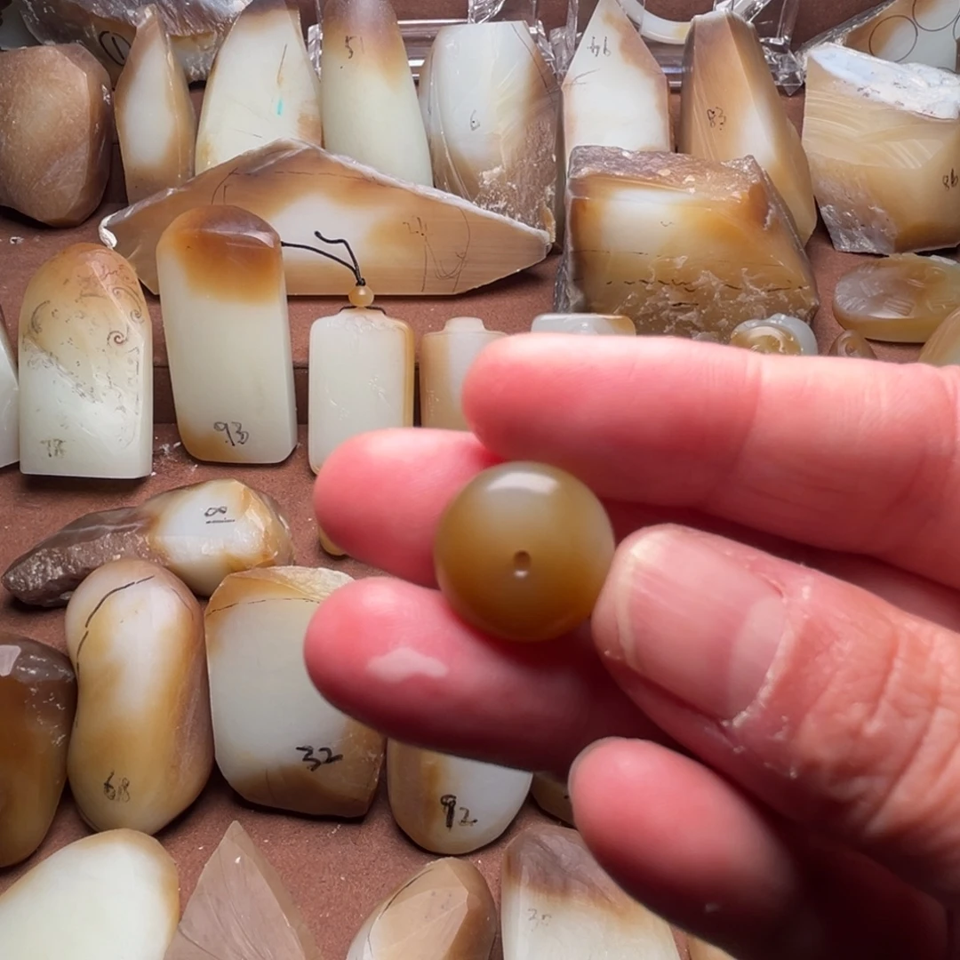 和田玉（糖玉）未镶嵌颈饰