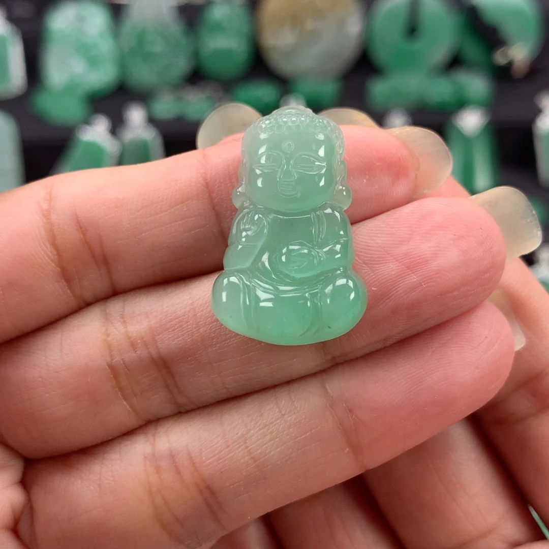 石英质玉（非洲翠）吊坠未镶嵌