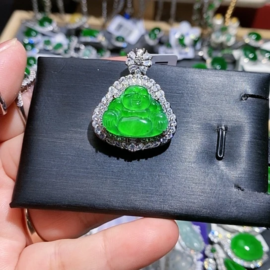翡翠未镶嵌颈饰吊坠
