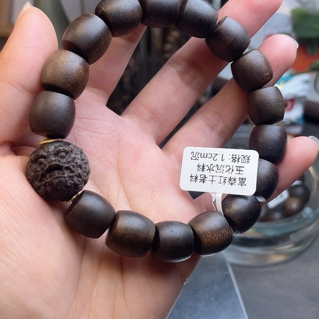 沉香手串用****1富森红土老料