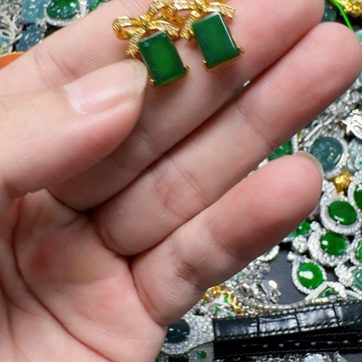 翡翠未镶嵌颈饰天然A货翡翠放漏