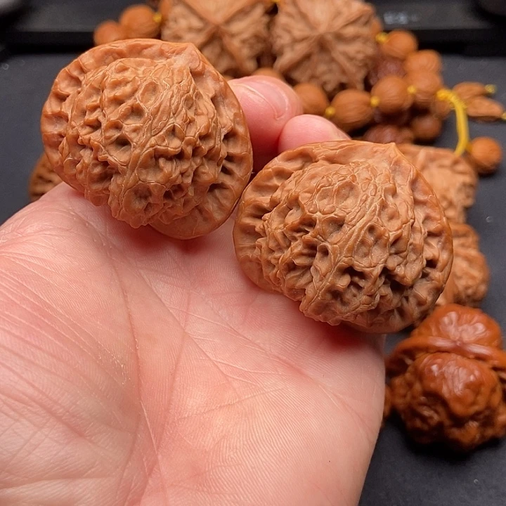 文玩核桃把件宫灯