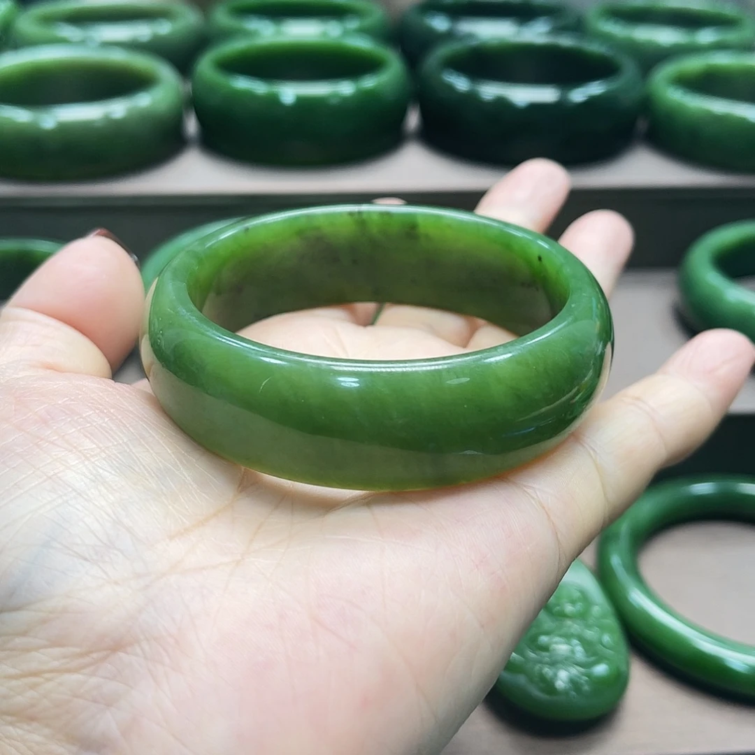 和田玉（碧玉）未镶嵌手镯
