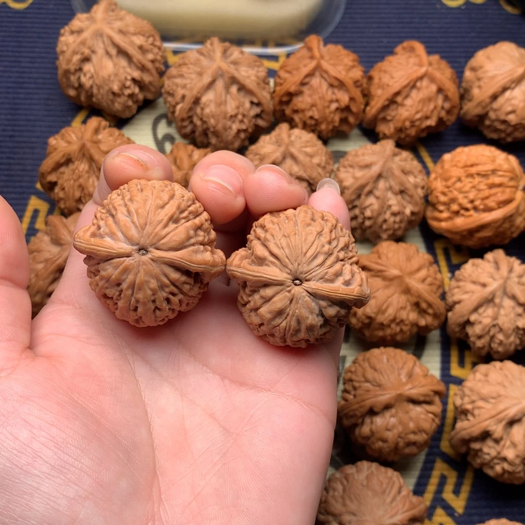 文玩核桃吊坠莲花36