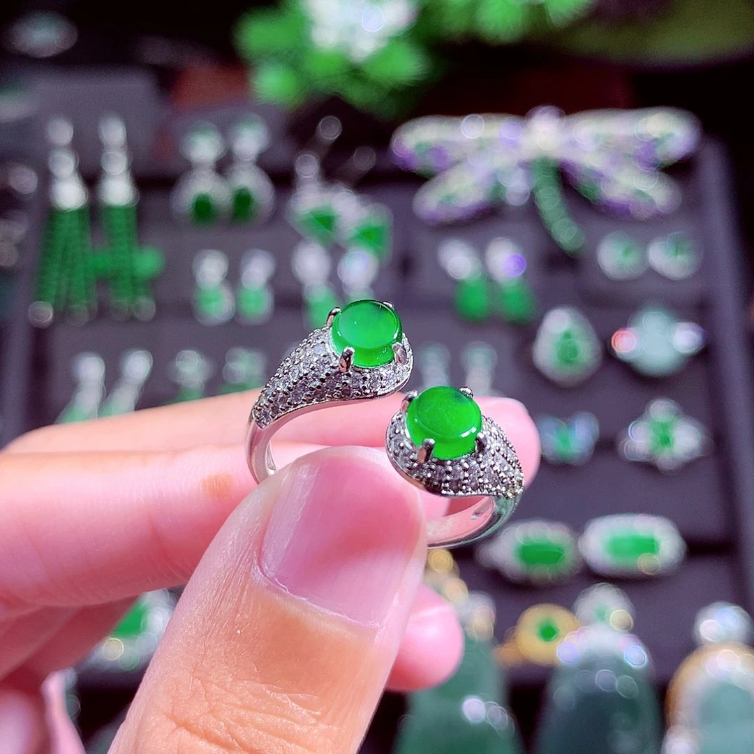 颈饰未镶嵌翡翠天然