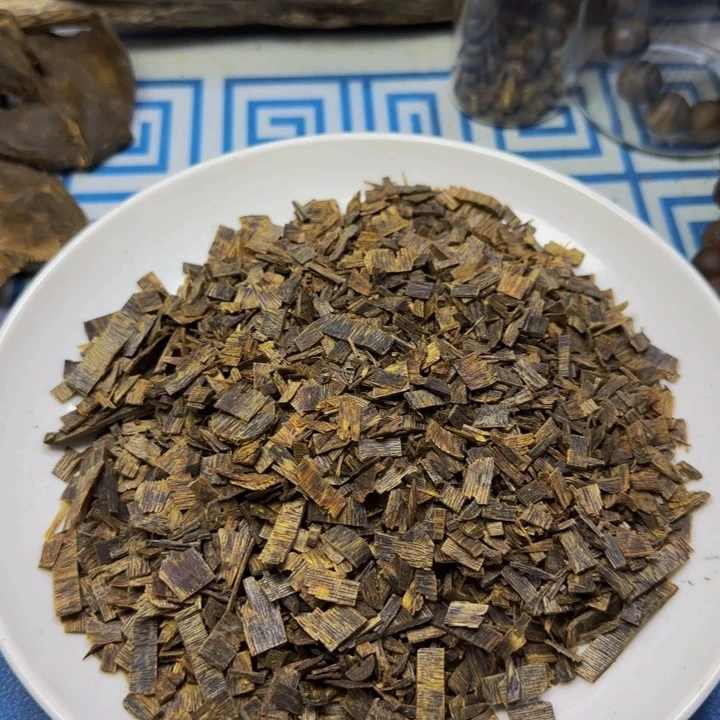 木沉水绿奇陆河片料102克