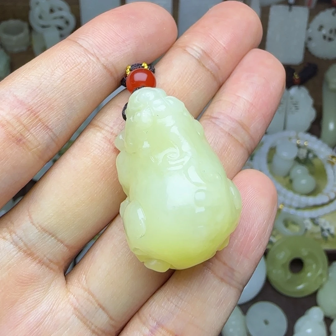 和田玉未镶嵌挂件貔貅