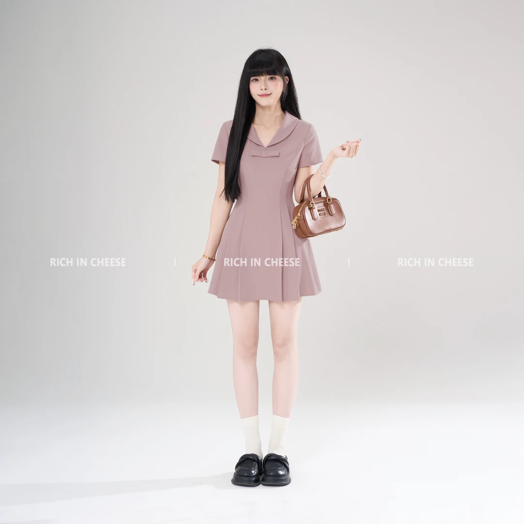 RICHINCHEESE 粉调像素 miu系V领设计感纯色简约气质显瘦连衣裙