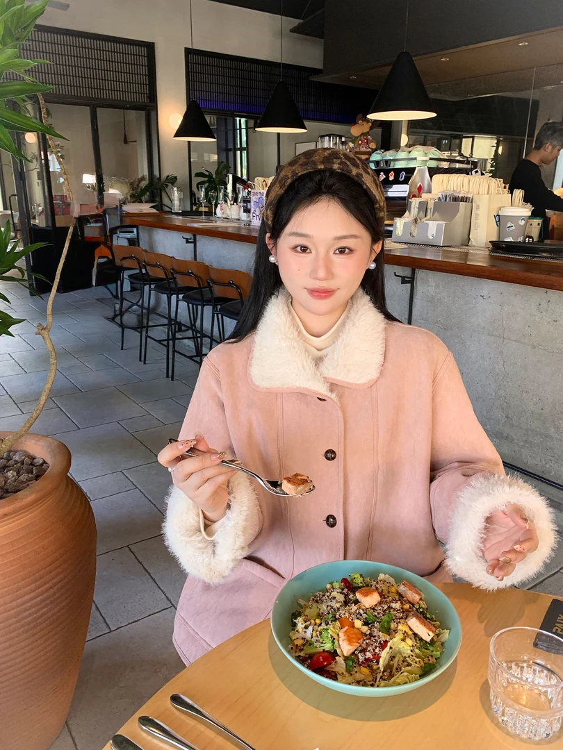 月半鱼【苔桃】韩系加厚保暖麂皮外套女冬气质通勤宽松羔羔毛上衣