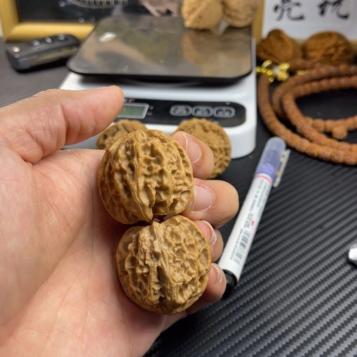 文玩核桃把件36全品苹果园