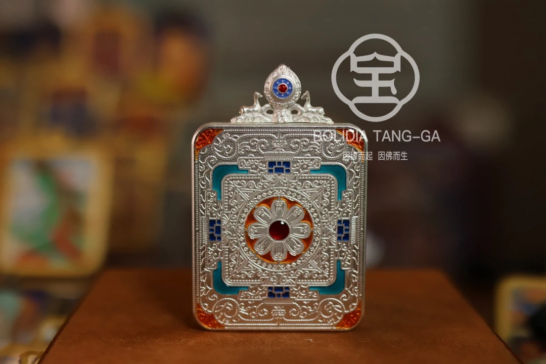钛钢玻璃吊坠 嘎乌盒（不含唐卡）