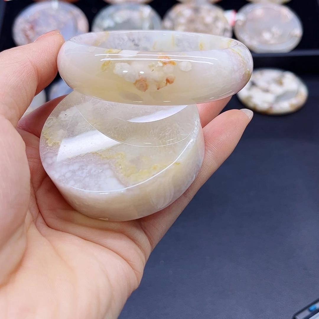 玛瑙/玉髓手镯未镶嵌57