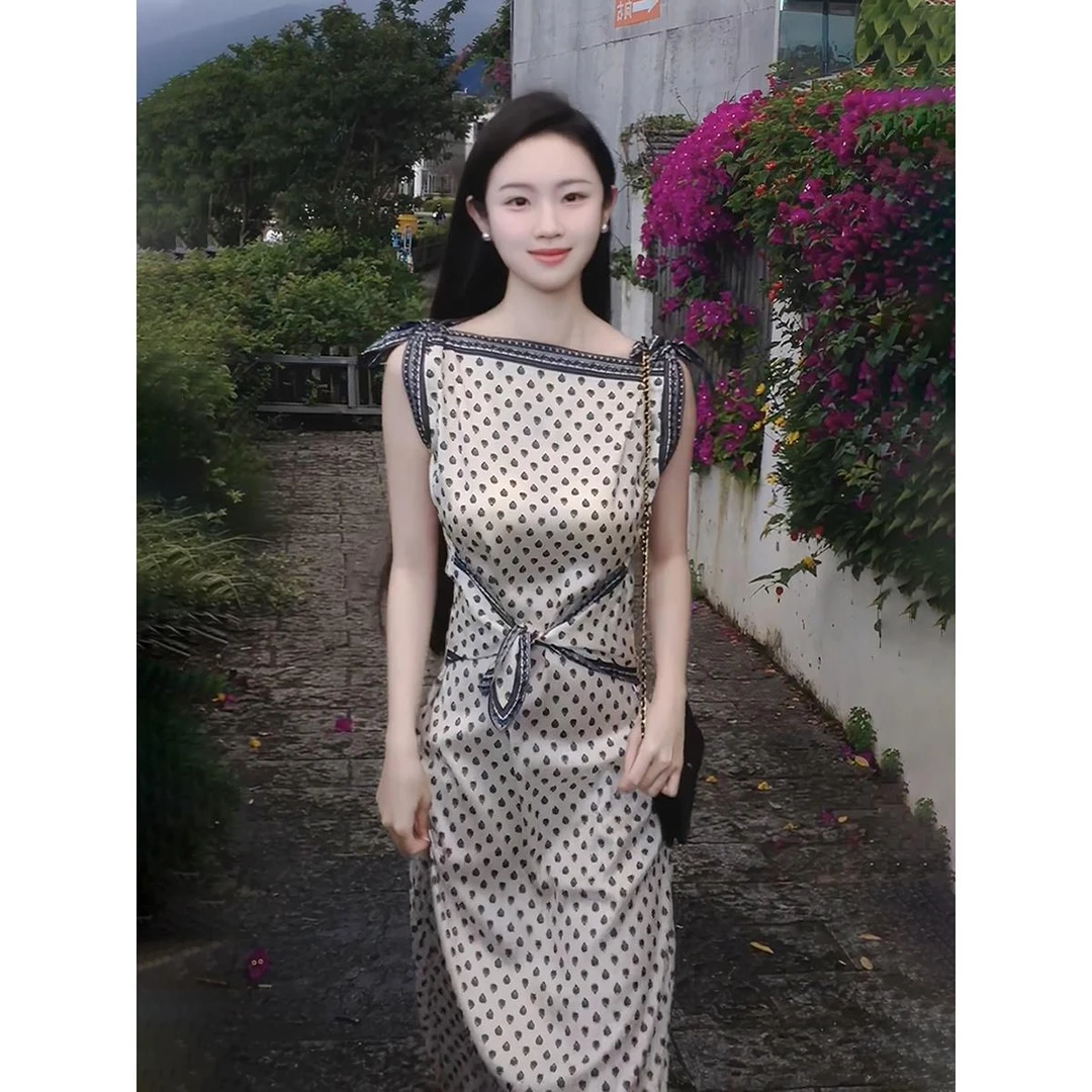 法式气质一字领波点连衣裙女夏2025丝巾系带设计感收腰白色长裙子