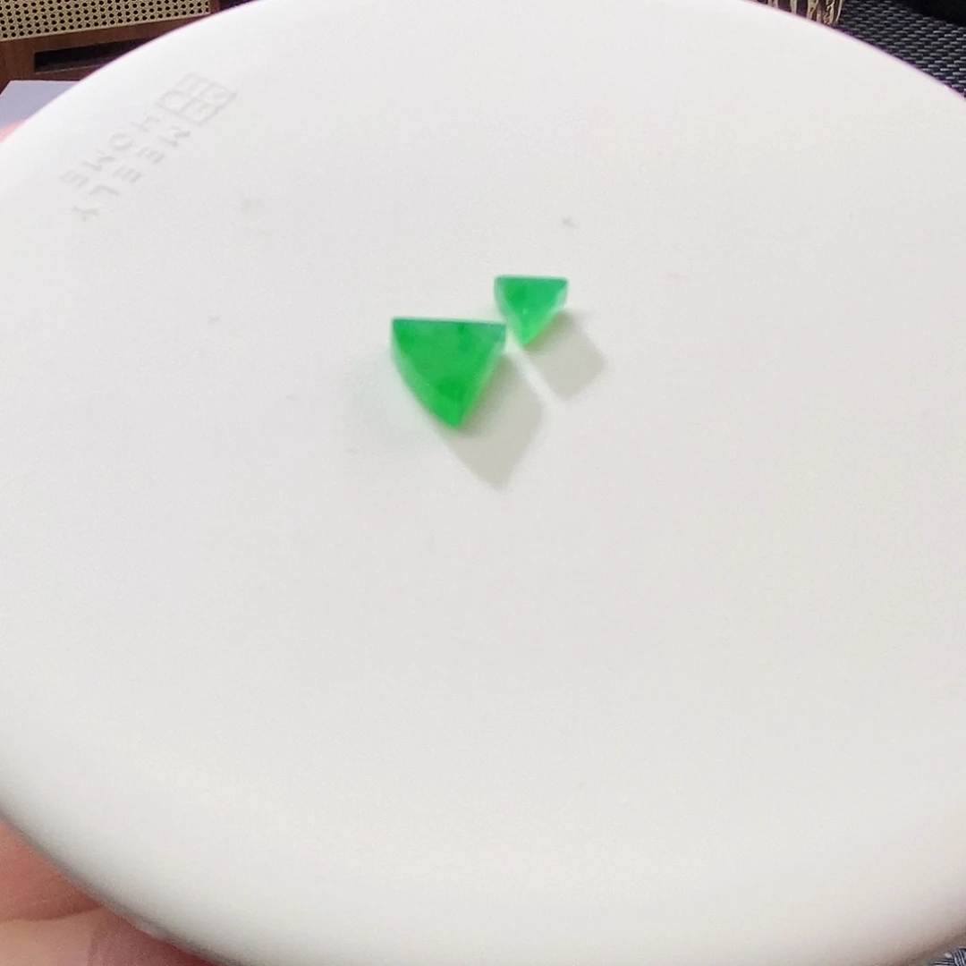 翡翠裸石高冰阳绿随行