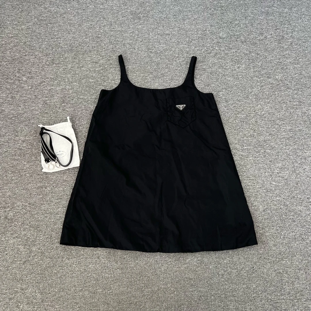 99新 Prada/普拉达 黑色 尼龙 吊带 连衣裙 42码 三角标