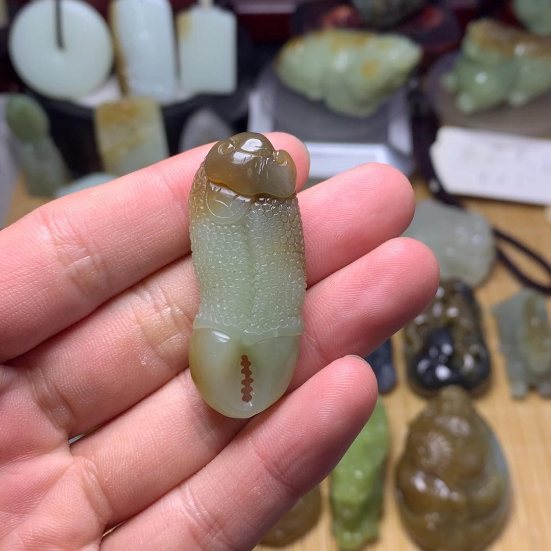 和田玉未镶嵌挂件