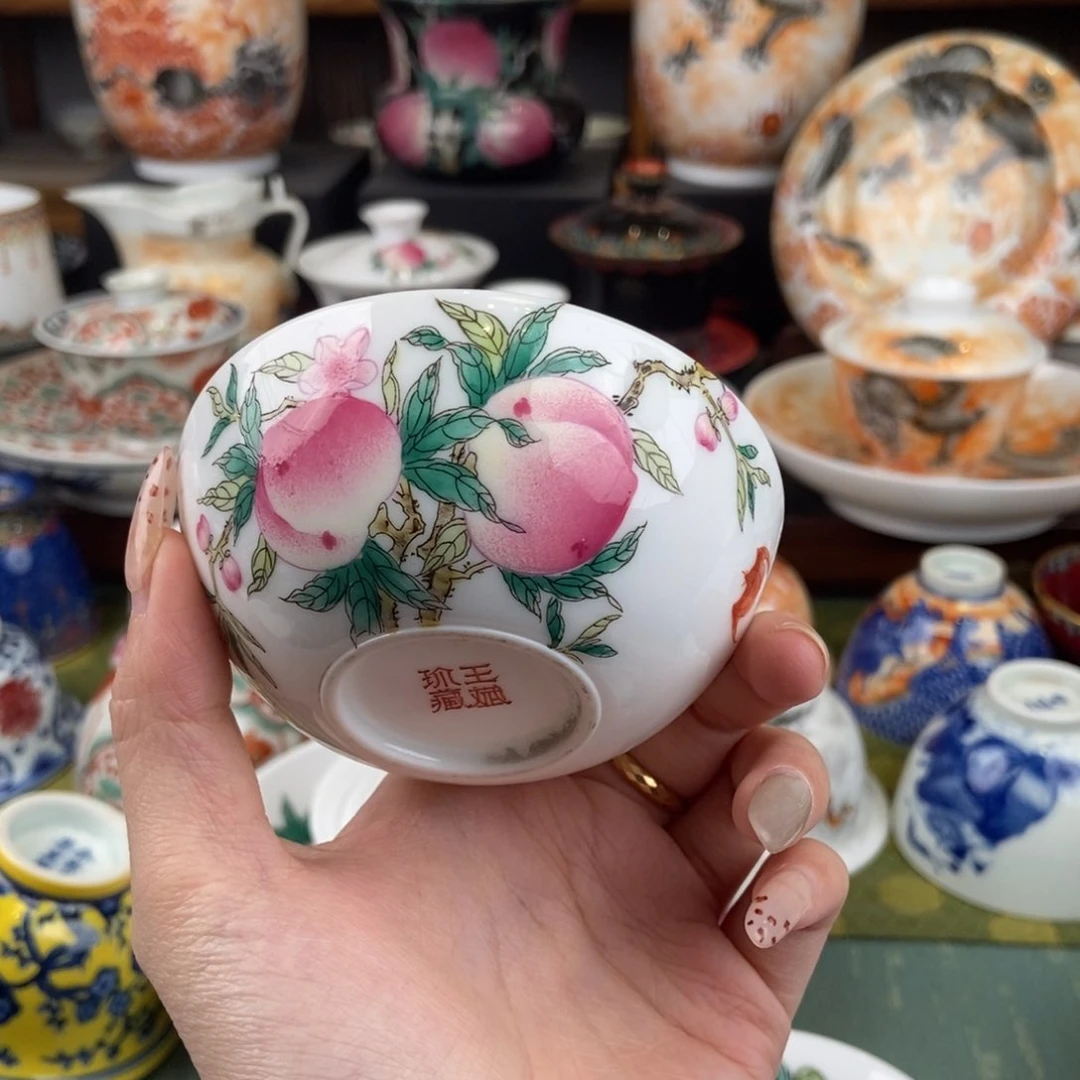 陶瓷的设计师是一个