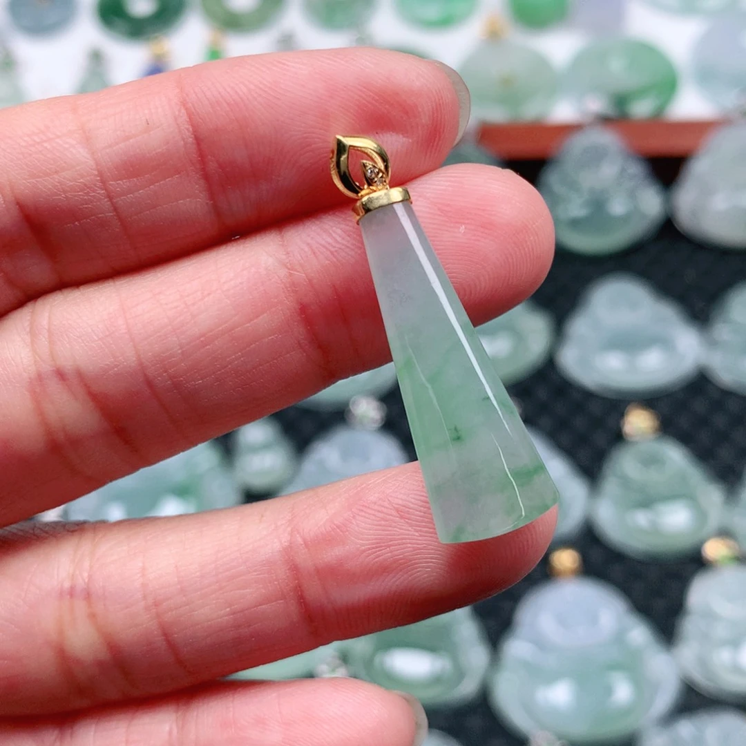 翡翠吊坠(不含链)18K金镶嵌