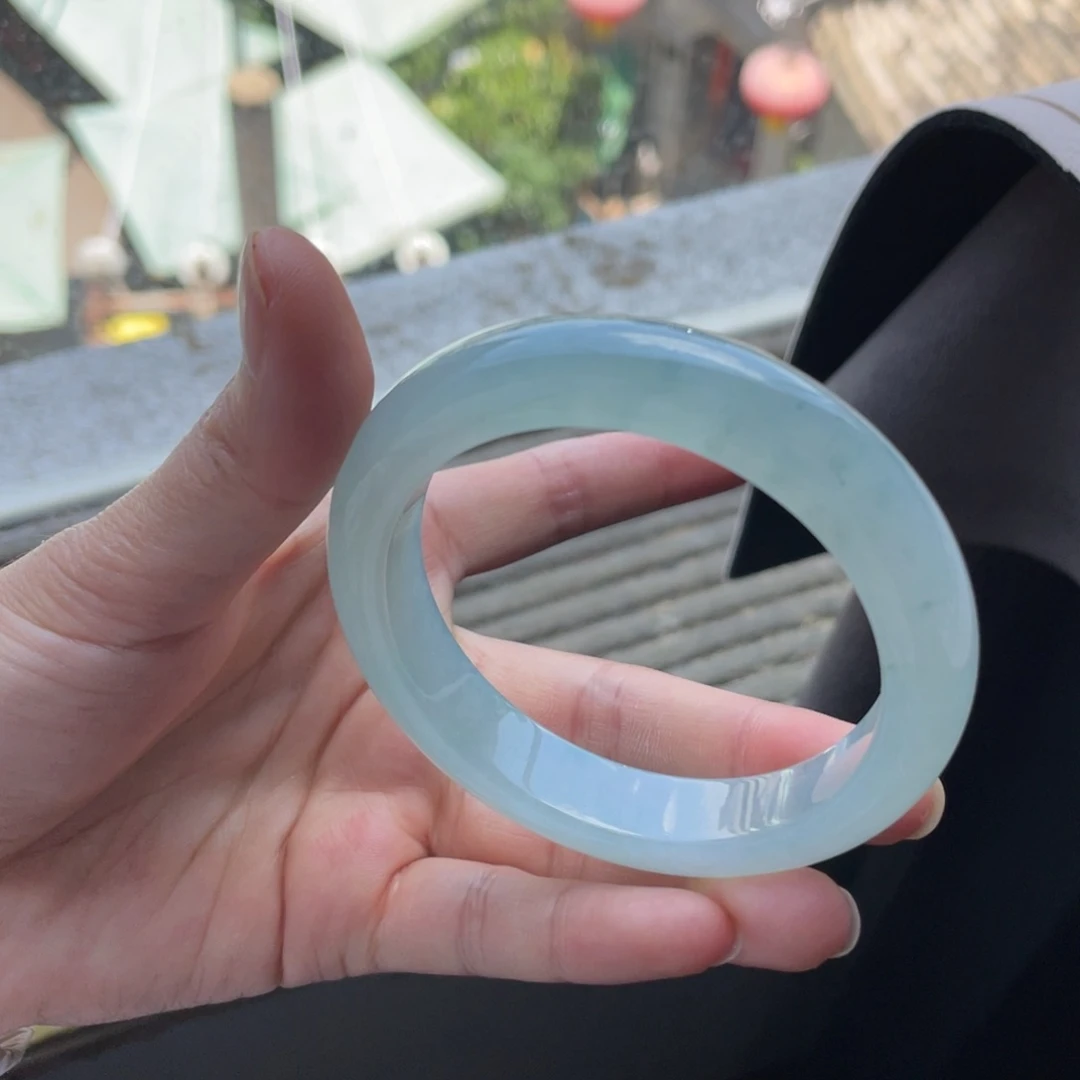 翡翠手镯未镶嵌冰晴
