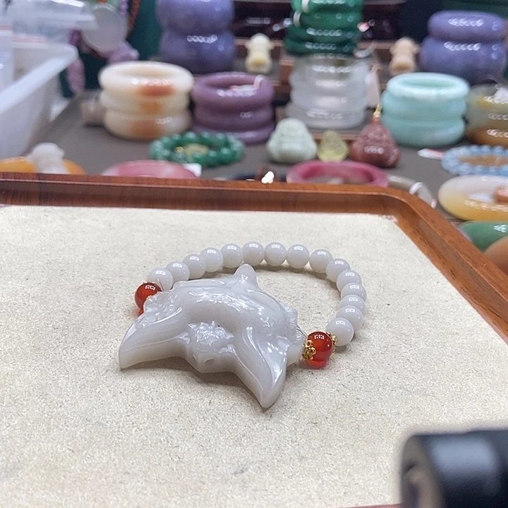 石英质玉未镶嵌手镯