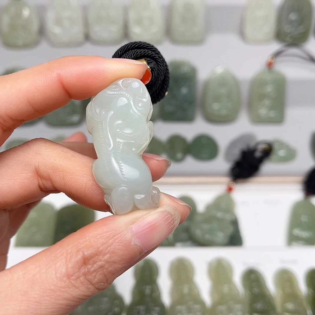 和田玉颈饰未镶嵌大*哥