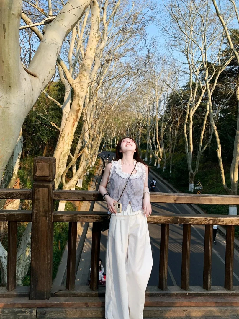 2025夏季新款设计感小众条纹花边无袖上衣女搭配高腰休闲裤两件套