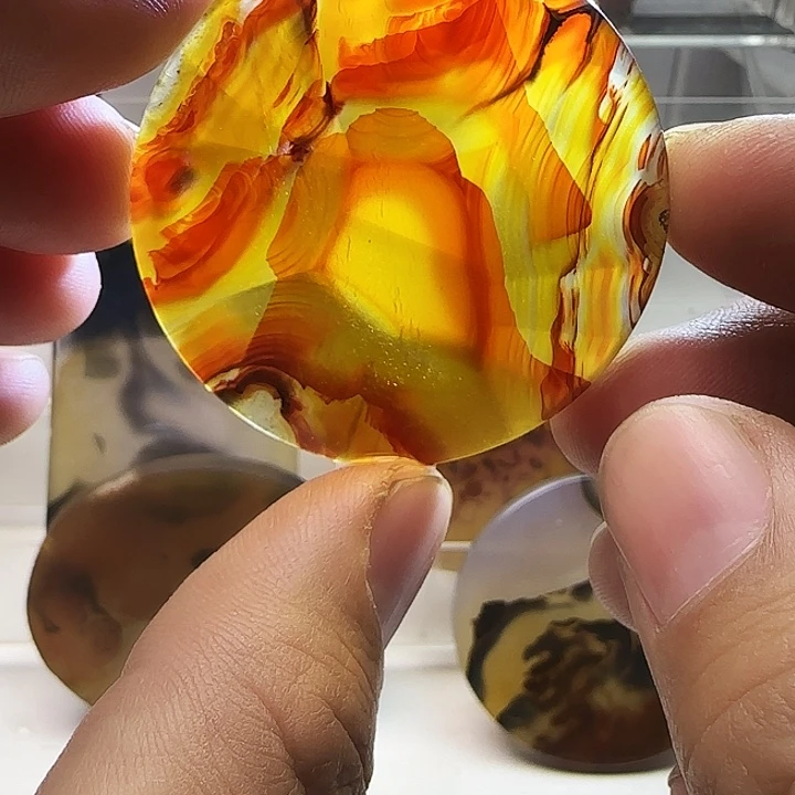 玛瑙/玉髓未镶嵌珠宝奇石