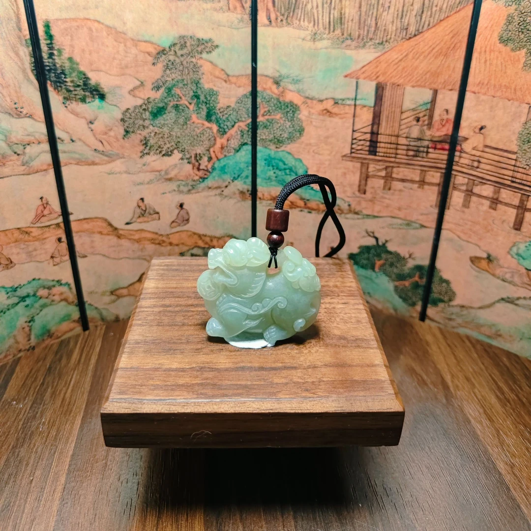R和田玉貔貅吊坠0662
