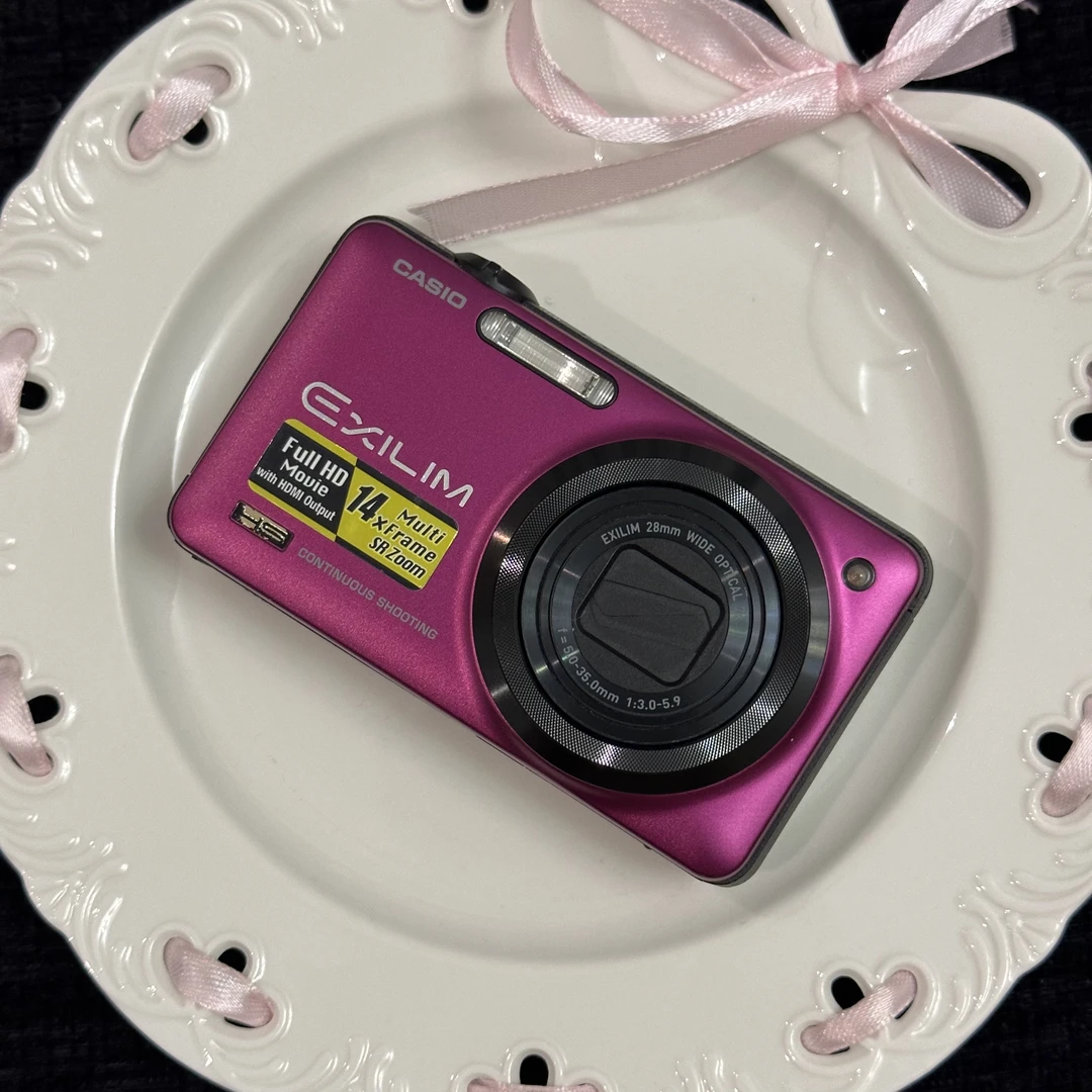 9新 Casio/卡西欧 zr10中文1200w像素7倍学生相机氛围感摄影