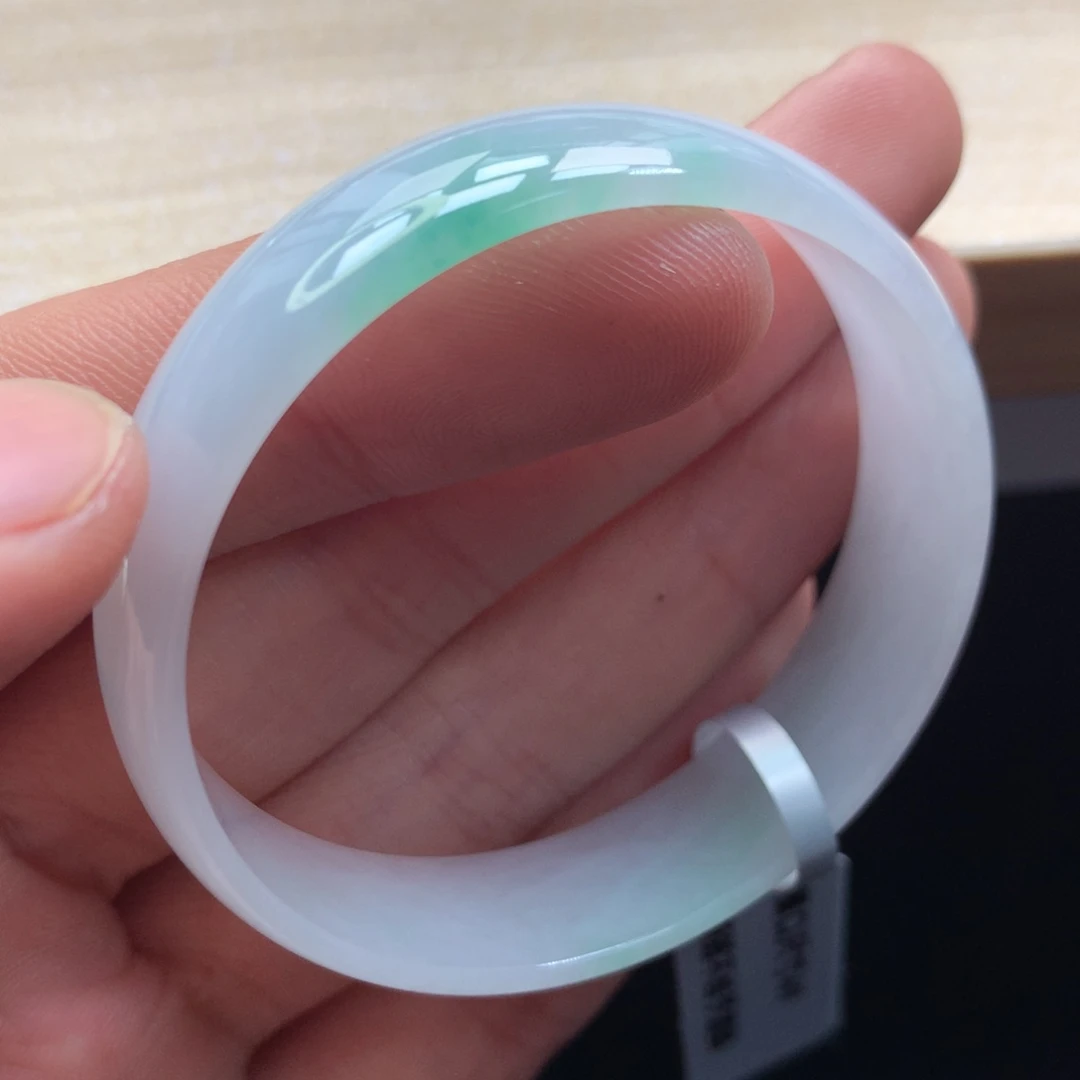 未镶嵌手镯翡翠手镯