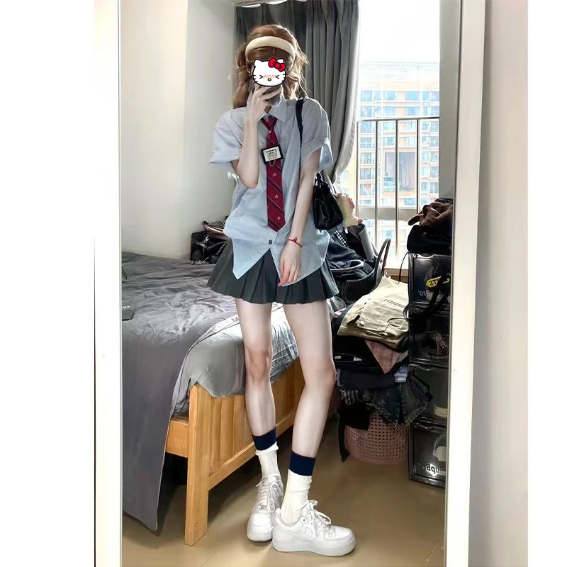 青木学姐 韩系甜美清纯休闲慵懒感夏季简约衬衫短裙设计感两件套