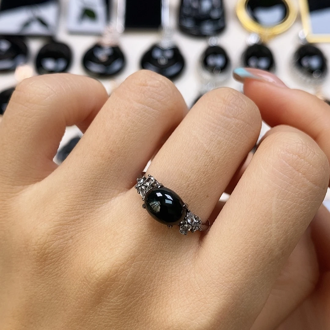 翡翠18K金镶嵌戒指