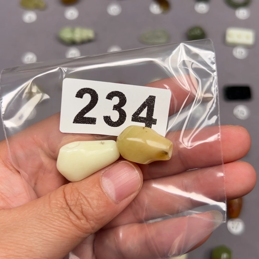 未镶嵌蛇纹石玉颈饰c**k微瑕不退不换