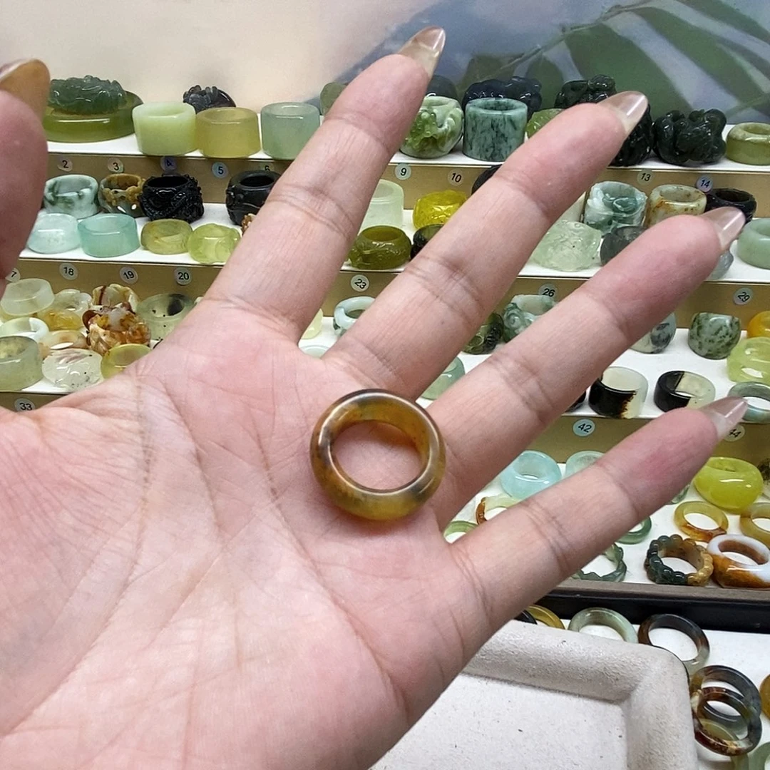 清***宁岫玉未镶嵌天然玉石戒指