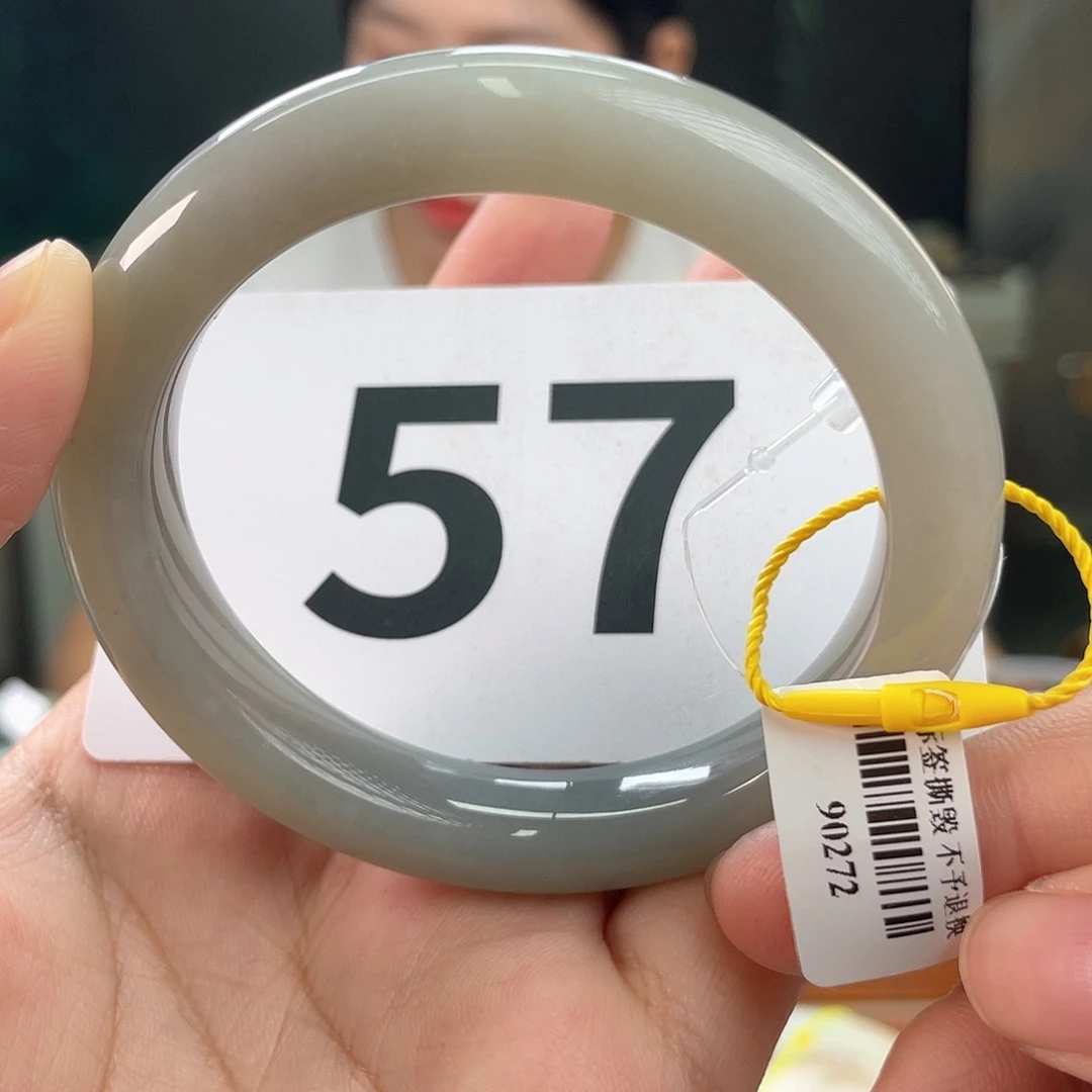 和田玉手镯未镶嵌微瑕