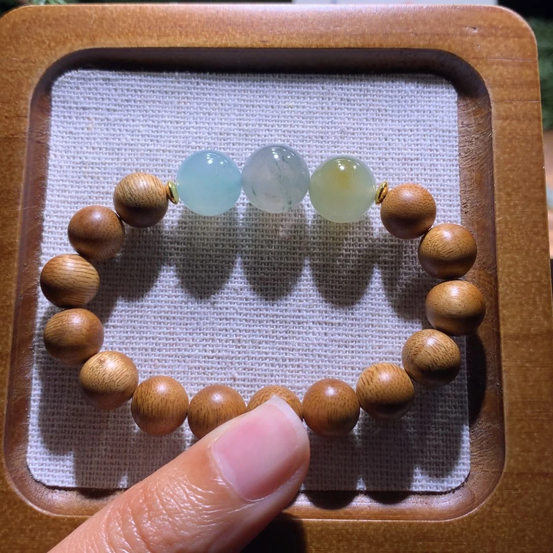 翡翠散珠特价飘花三彩卡12.6-13