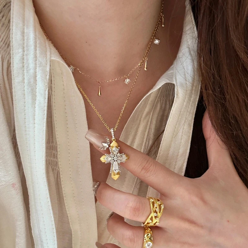 铜合金项链 镶钻雪花十字架项链盾形小众高级颈链